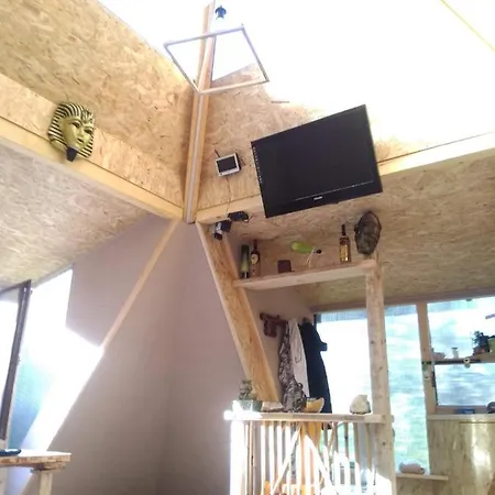 Pyramid * ויסוקו