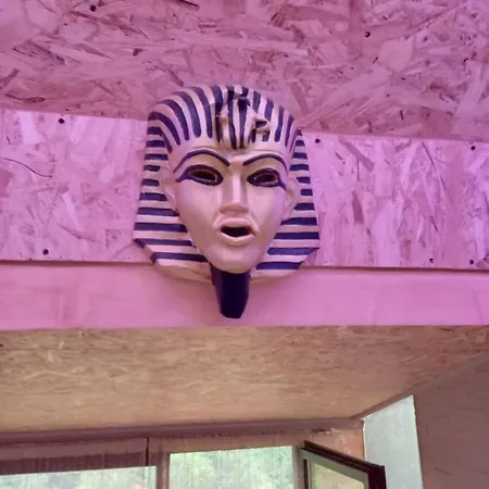 Pyramid Vila *