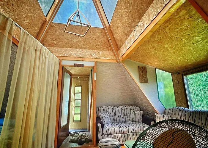 ヴィラ Pyramid ヴィソコ